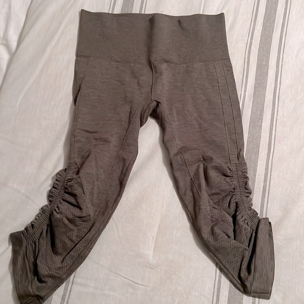 Lululemon cropped leggings